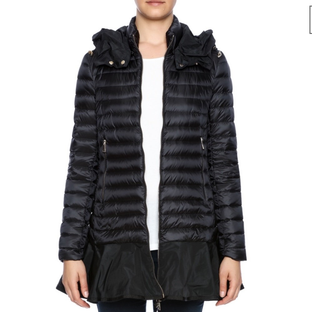 Moncler women’s lightweight down ruffle coat (0)